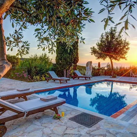 Sleeps 4 Pool Air Con Wifi T604840 Perachori