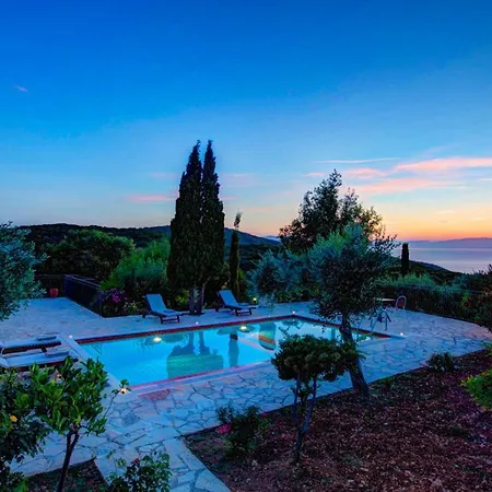 Sleeps 4 Pool Air Con Wifi T604840 Perachori