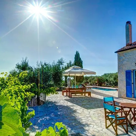 Sleeps 4 Pool Air Con Wifi T604840 Villa *