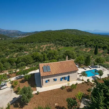 Sleeps 4 Pool Air Con Wifi T604840 Perachori