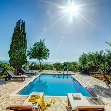 Villa Sleeps 4 Pool Air Con Wifi T604840