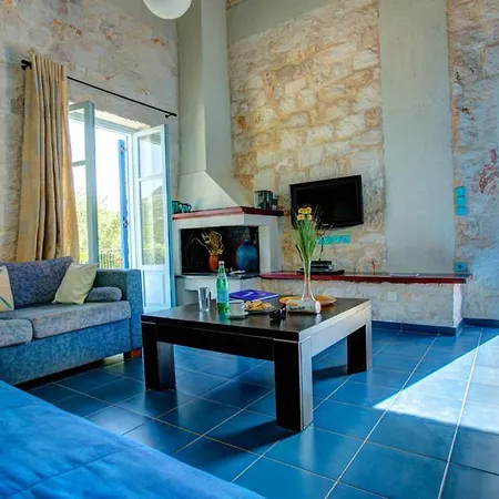 Villa Sleeps 4 Pool Air Con Wifi T604840 Perachori