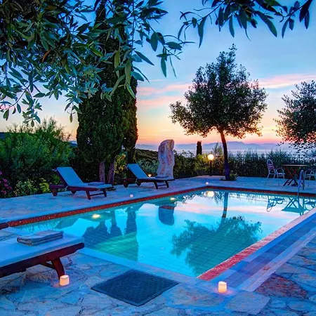 Sleeps 4 Pool Air Con Wifi T604840 Villa