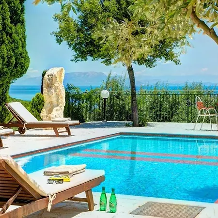 Villa Sleeps 4 Pool Air Con Wifi T604840